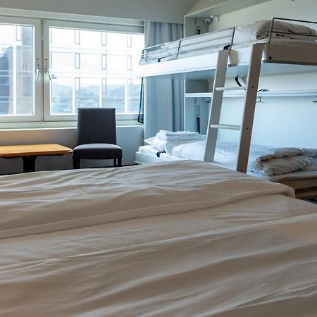 Hotel Dronningen Кристиансан Екстериор снимка