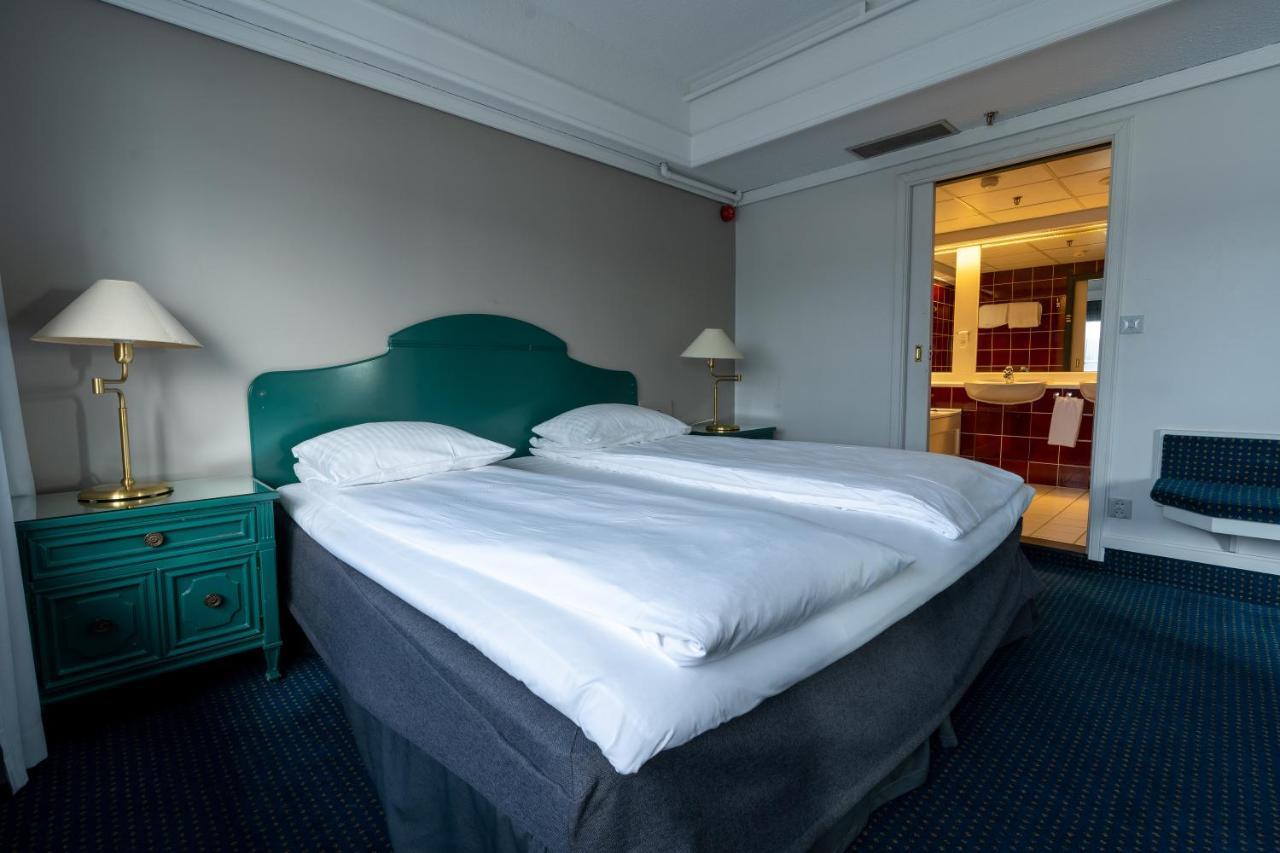 Hotel Dronningen Кристиансан Екстериор снимка