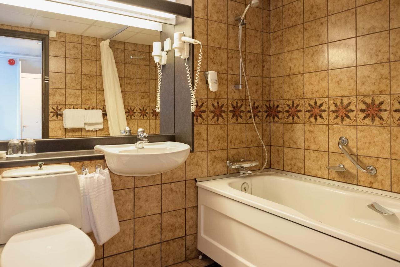 Hotel Dronningen Кристиансан Екстериор снимка